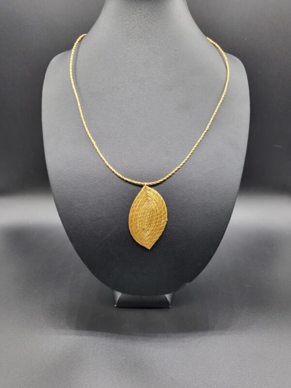 Collana Capim Dourado Folha