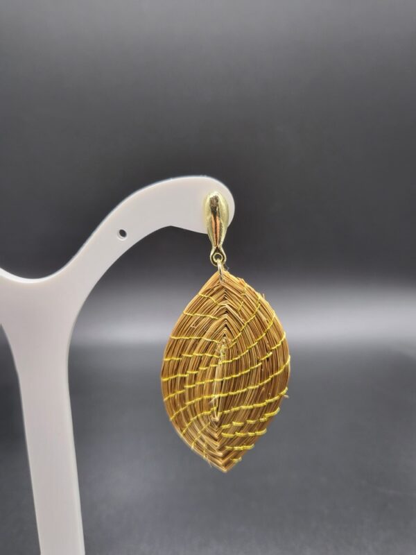 Orecchini in Capim Dourado Folha - immagine 2