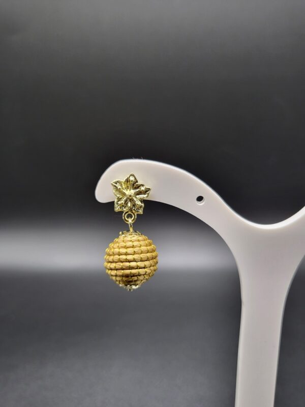 Orecchini in Capim Dourado Bolinha - immagine 2